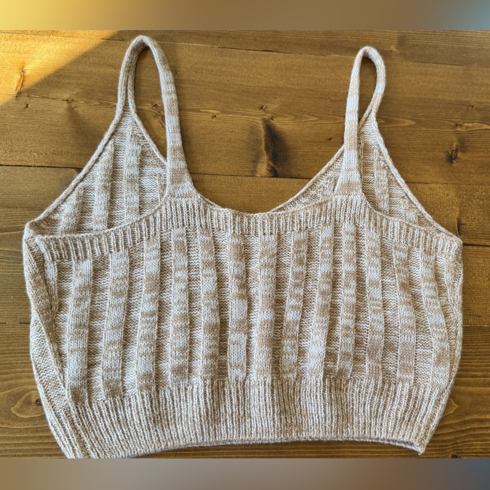 SHEIN Beige Knit Crop Tank – Size Small – Ribbed Sweater Cami - Picture 2 of 4